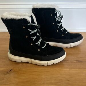 Women’s Sorel Explorer Waterproof Faux Fur lined Winter Boots Size 6